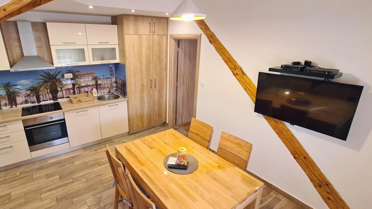 Attic Split Apartment Near City Centre Exteriör bild