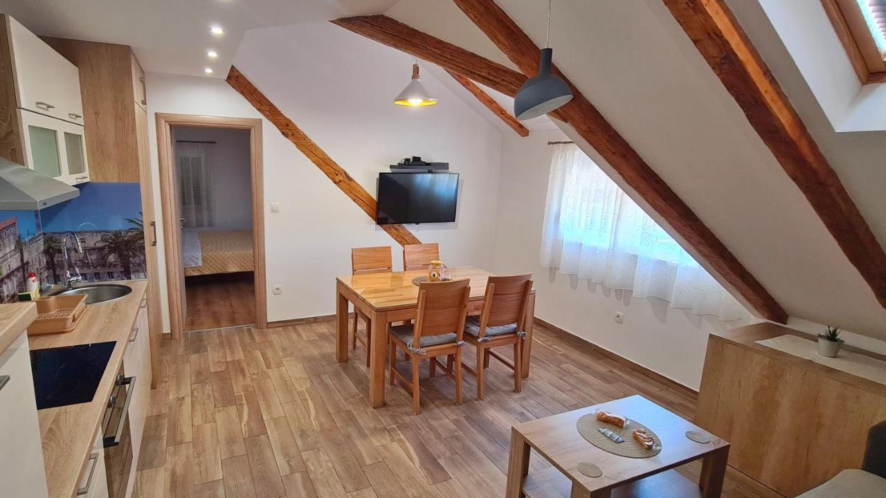 Attic Split Apartment Near City Centre Exteriör bild