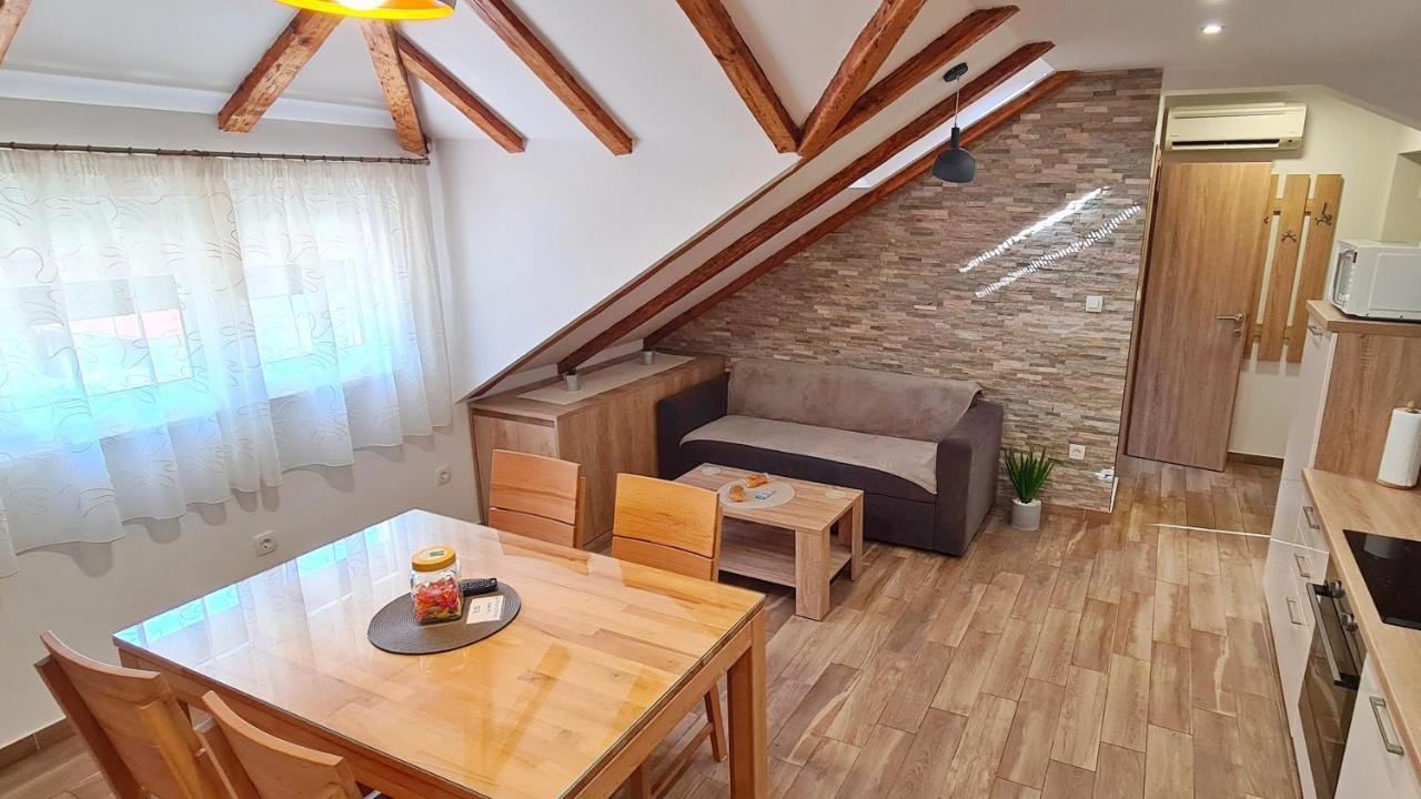 Attic Split Apartment Near City Centre Exteriör bild