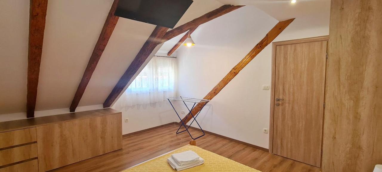 Attic Split Apartment Near City Centre Exteriör bild
