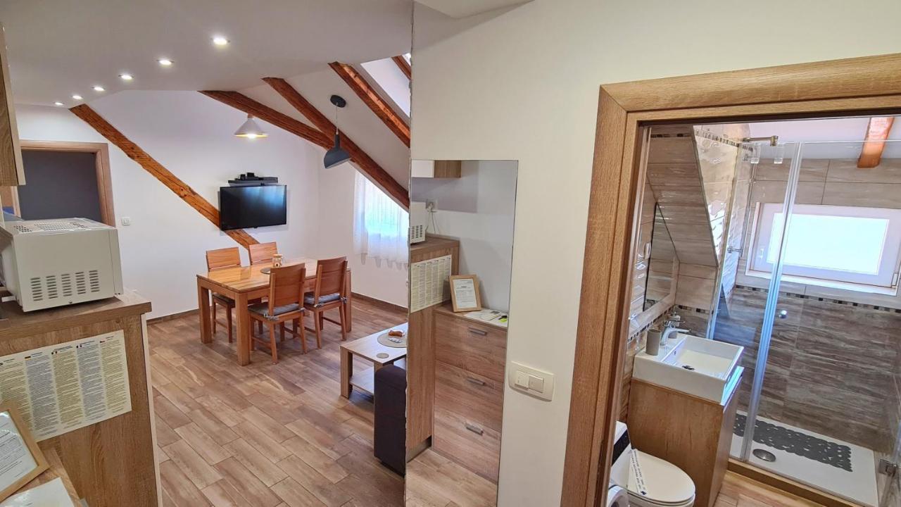 Attic Split Apartment Near City Centre Exteriör bild